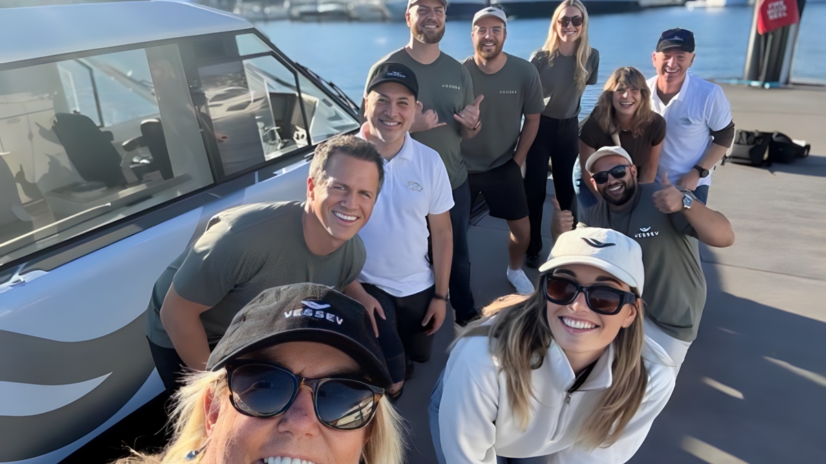 WaterBUS Steering Committee Tests VS-9 Electric Hydrofoil on Sydney Harbour